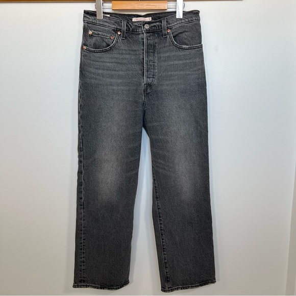Levi’s Ribcage Straight Ankle Jeans | 28 - Picture 4 of 11